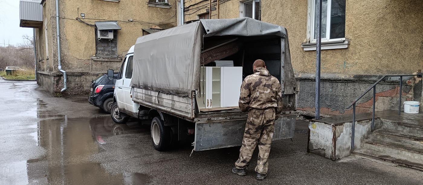 Квартирные перевозки. Погрузка мебели в Газель в Ростовской области